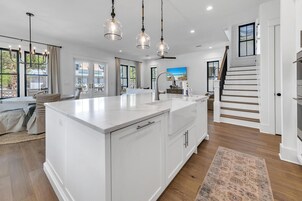 House, Multiple Beds (Heels in the Sand) | Interior