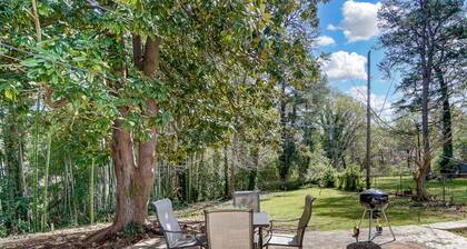 Southend Hipster Hideout! 3BR, Your Cozy Homebase in Charlotte! Smart TVs!