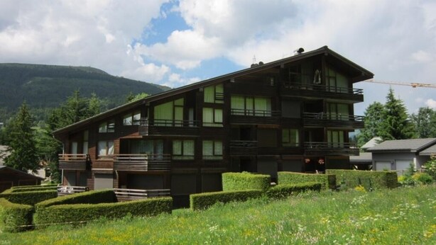 Exterior - Wifi, ski-in/ski-out & foot of the slopes, 2nd floor, view ski slopes, balcony, parking, ski locker (Les Gets)