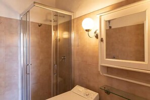 Free toiletries, hair dryer, towels - Serene Gem in front of Duomo (Firenze)