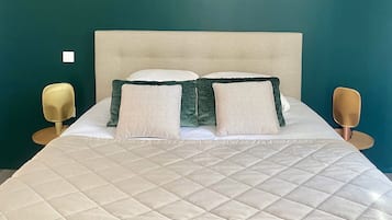 1 bedroom, in-room safe, soundproofing, free WiFi