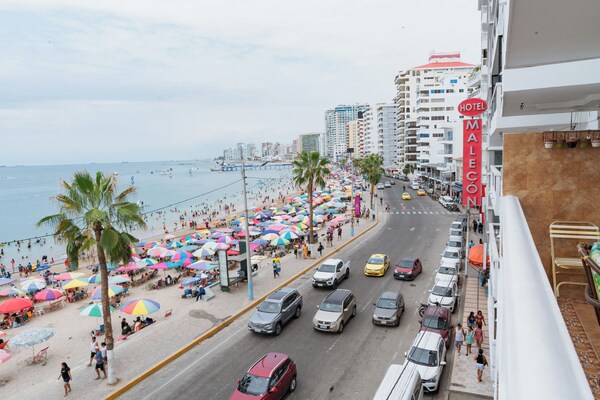 Apartment - Sleeps & Free Parking - Salinas