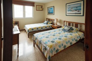 Apartamento | 4 quartos, Wi-Fi de cortesia, roupa de cama