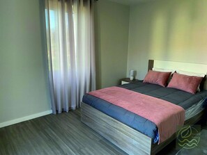 2 sovrum, strykjärn/strykbräda, wi-fi och sängkläder