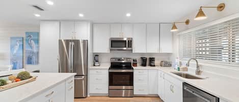 Kondominium, Beberapa Tempat Tidur (Needle Rush Point D11) | Dapur pribadi | Oven, pemanggang roti, dan tisu