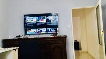 Apartment | 2 bedrooms, free WiFi, bed sheets