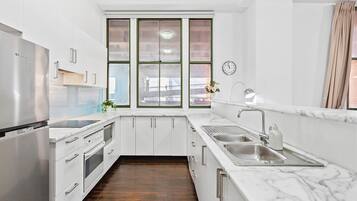 Fridge, microwave, oven, stovetop