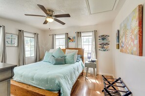 1 bedroom, desk, iron/ironing board, internet