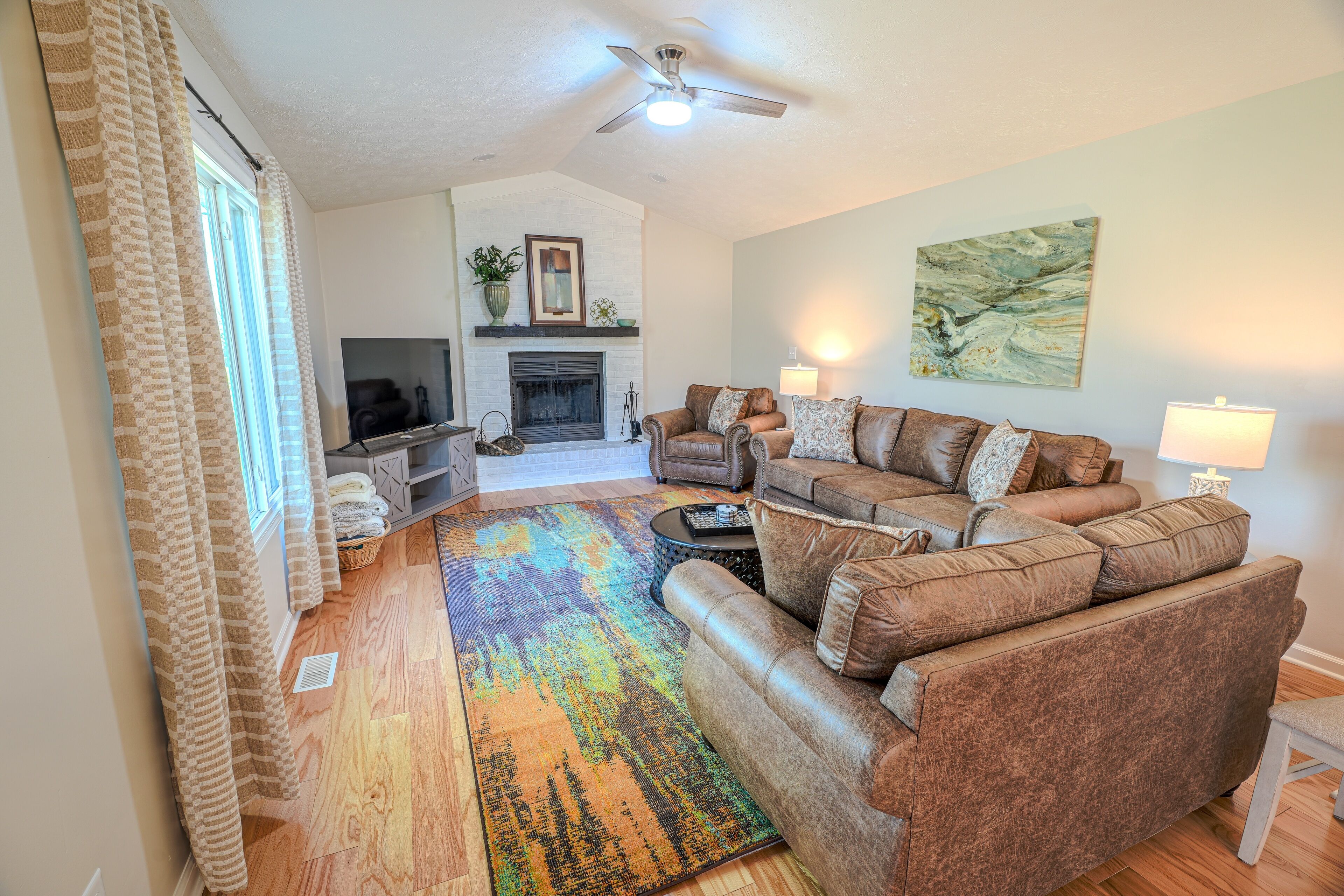 Smart TV, chimenea y videojuegos 