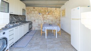 Private kitchen - Villa Ariana - Standard Room (Gatto Corvino)