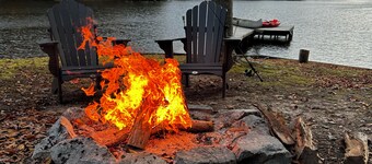 Lake Gaston waterfront, boat ramp next door, canoe, kayaks, fire pit, & more!