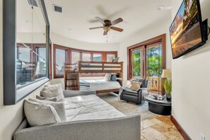 5 chambres, lit parapluie, Wi-Fi, draps fournis