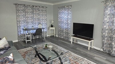 First floor 1Bed/1Bth Pets OK, Close to ProMedica, UT