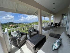 Smart TV, offices - The Ridge, Cap Estate- Sunset ocean views all year for up to 6 guests (Cap Estate)