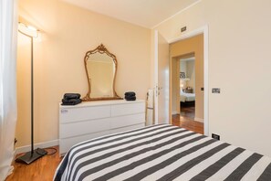 3 bedrooms, iron/ironing board, travel crib, free WiFi