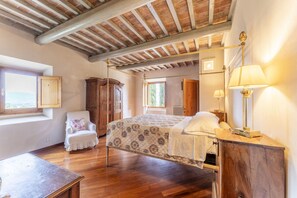 4 Schlafzimmer, Bügeleisen/Bügelbrett, Reisekinderbett, kostenloses WLAN