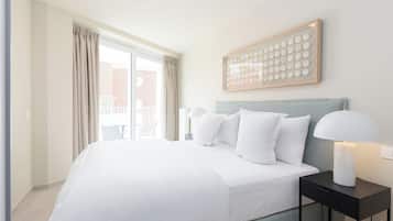 Deluxe Apartment, 2 Bedrooms, Kitchen, City View | 2 bedrooms, premium bedding, laptop workspace, soundproofing