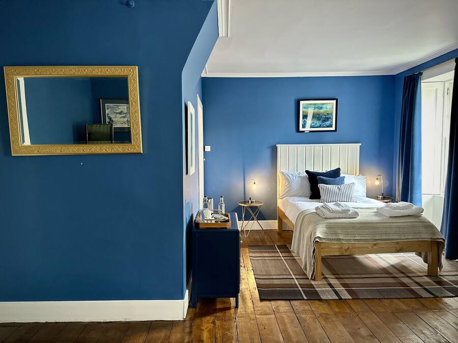 Family Room, Ensuite, Garden View (The Blue Room) | Soundproofing