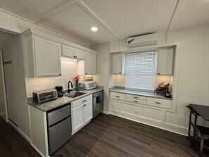 Refrigerador, microondas, parrilla de estufa y lavavajillas 