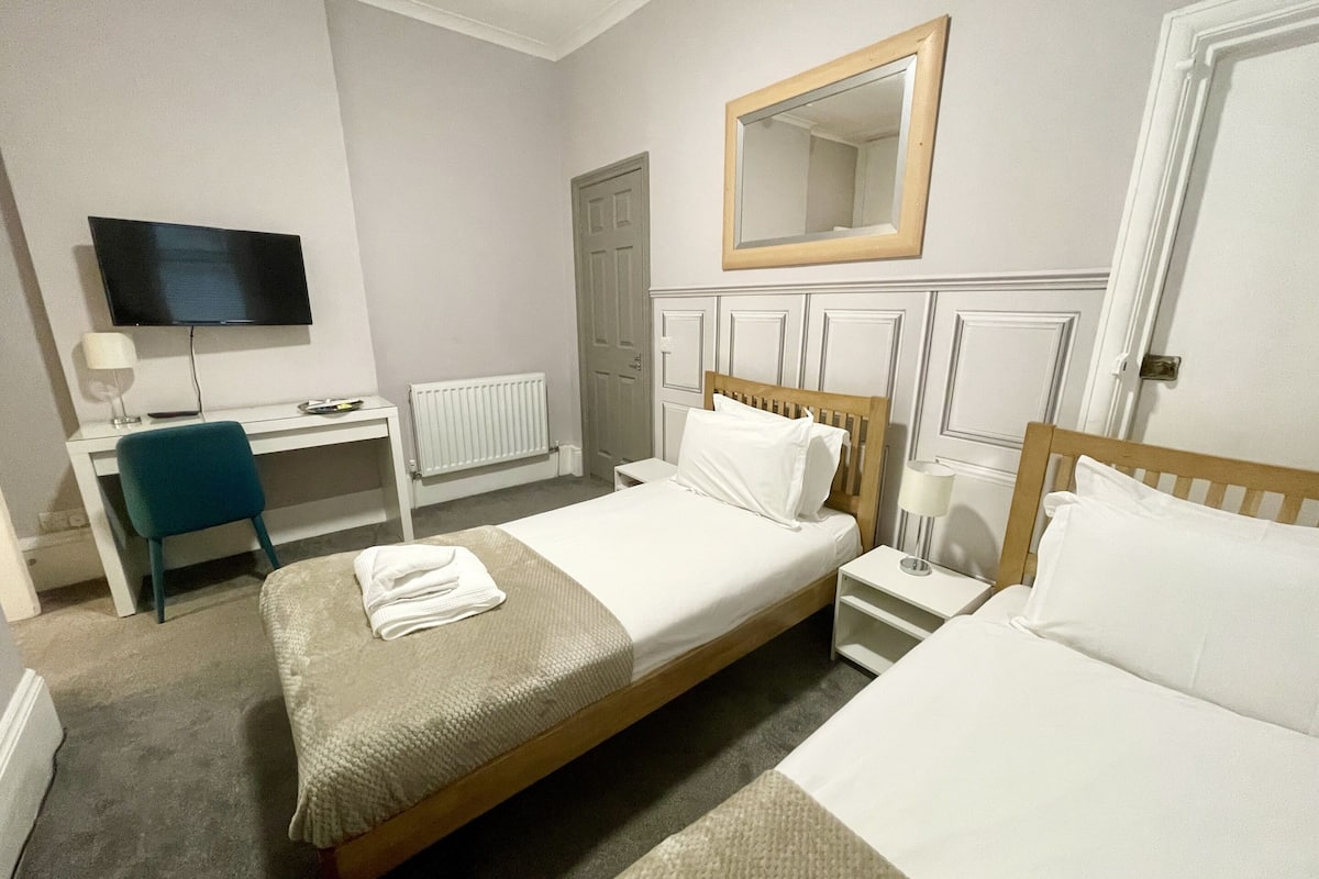 Chambre Standard avec lits jumeaux, salle de bains attenante