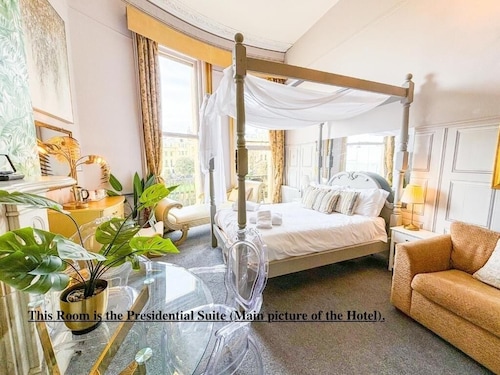 The X Hotel