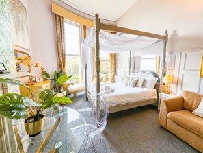 Honeymoon Suite, Ensuite | Egyptian cotton sheets, premium bedding, memory foam beds - The X Hotel (Hove)