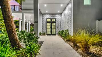 Rumah, akses difabel | 8 kamar tidur