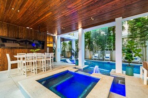 House | 6 bedrooms