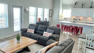 Smart TV, table football