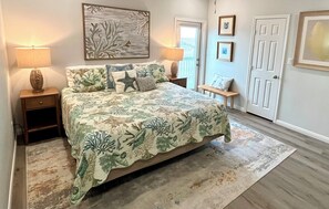 5 dormitorios, tabla de planchar con plancha, cuna de viaje