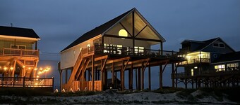 BEACHFRONT-HOTTUB- 5br-4ba, amazing deck, grill & chill, hoops, kids’ loft, pets