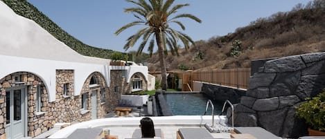 Villa | 4 bedrooms, Internet