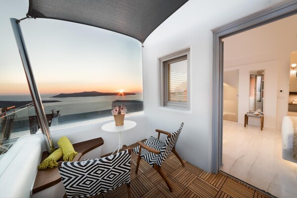 Emfasis Luxury Villa - Santorini