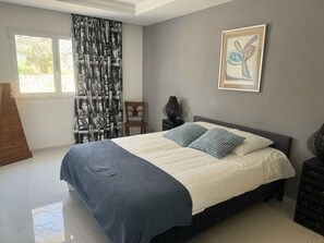 6 Schlafzimmer, Bügeleisen/Bügelbrett, kostenloses WLAN, Bettwäsche