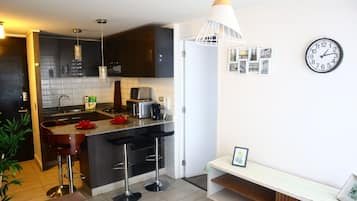 Apartment | Private kitchen | Full-size fridge, cookware/dishes/utensils