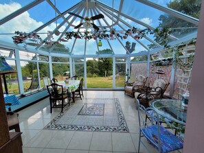 Dining - Hideaway Escapes B&B (Narberth)