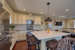 Microwave, oven, dishwasher, toaster