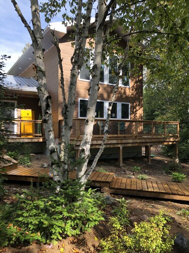 Guesthouse near Bancroft on private lake & close to Algonquin