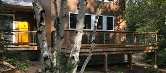 Guesthouse near Bancroft on private lake & close to Algonquin