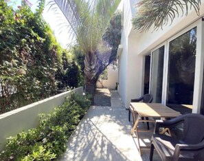 Villa | 3 bedrooms - Pearl Villa in Agios Athanasios (Limassol)