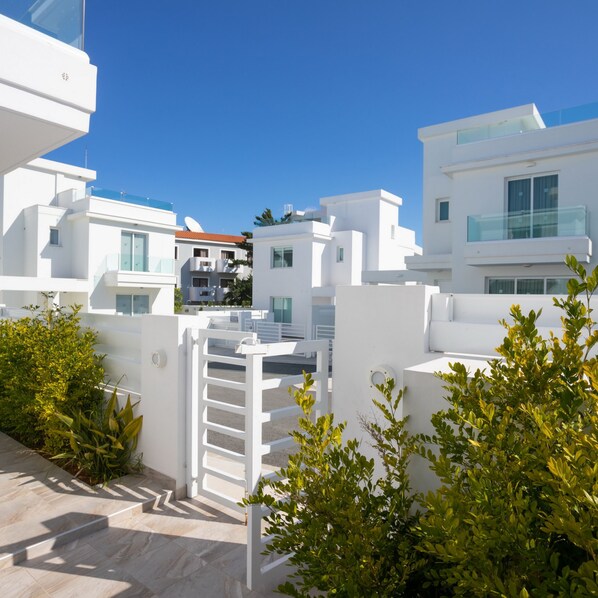 Apartment | 3 bedrooms, soundproofing - Villa Ioli Green Bay (Paralimni)