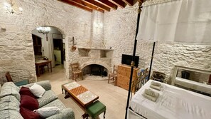 Studio | Soundproofing - Juliet Suite Studio in Dhoros (Dhoros)