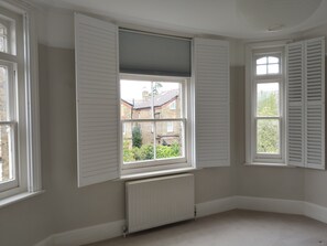 Interior - 2 Bedroom Flat in Prime Wimbledon Village cul-de-sac location (London)