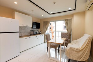 Departamento familiar | Espacio para trabajar con laptop, wifi gratis y ropa de cama 