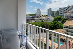 Studio, 1 queensize-seng, byutsikt | Balkong