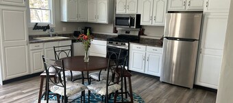 A Cosy Family Retreat In Nature, Or Perfect Romantic Getaway for Two!