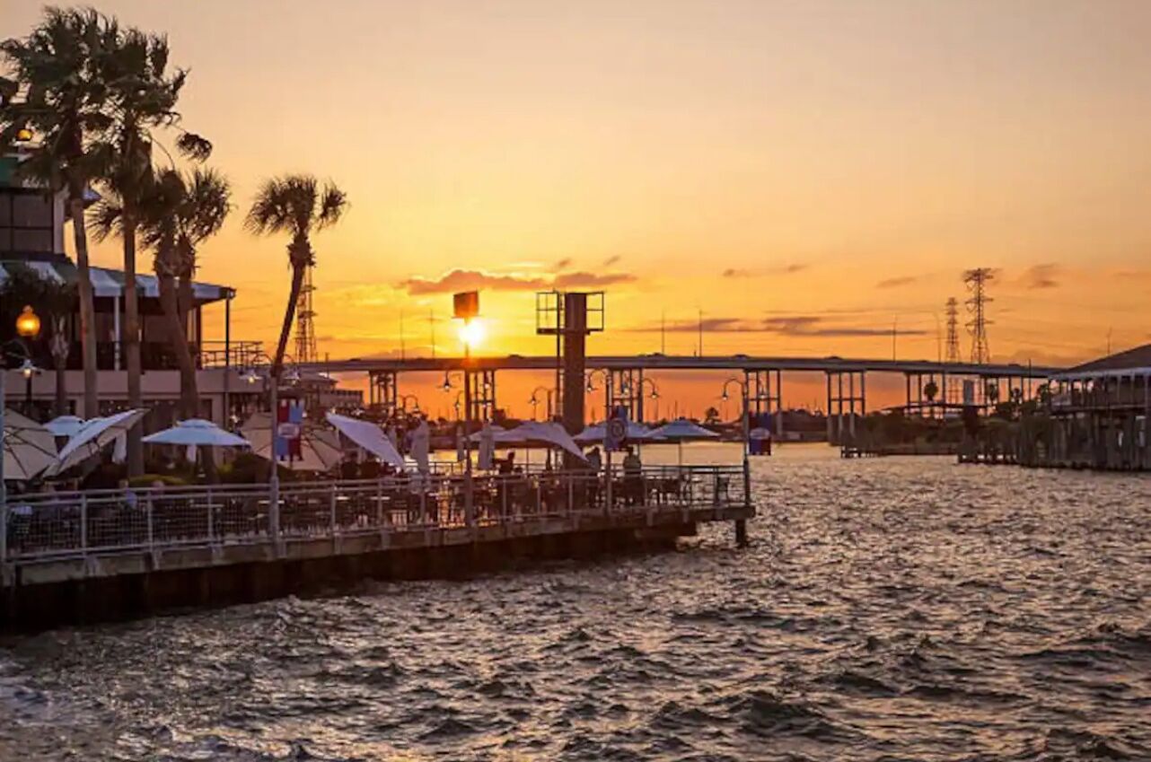 Kemah Quarters Unit B