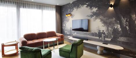 Smart TV, tenis de mesa, estéreo y impresora