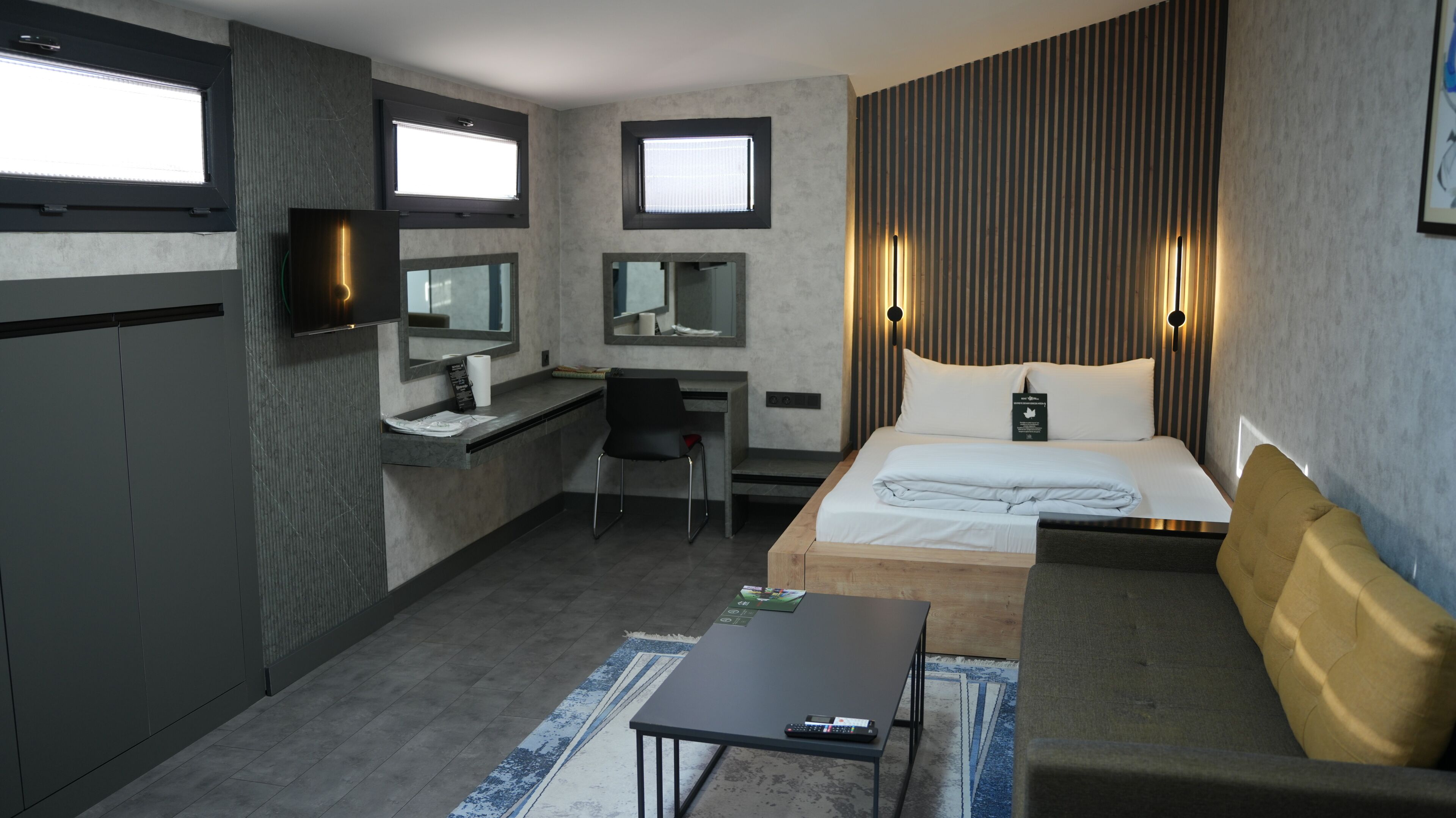 Deluxe Apart Rooms | Egyptian cotton sheets, premium bedding, individually decorated