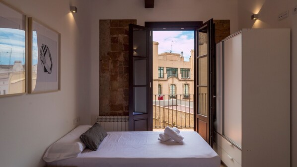 2 chambres, fer et planche à repasser, Wi-Fi, draps fournis